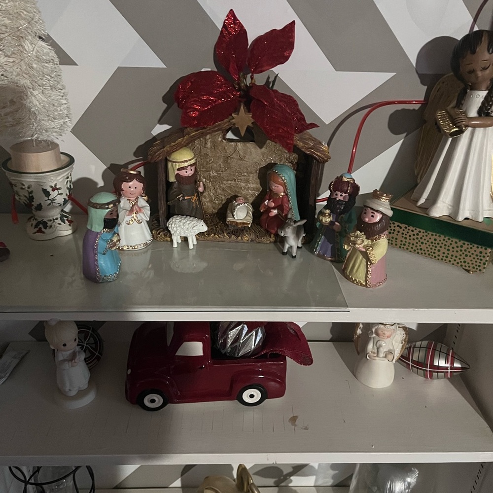11 pieces Children’s Nativity Set